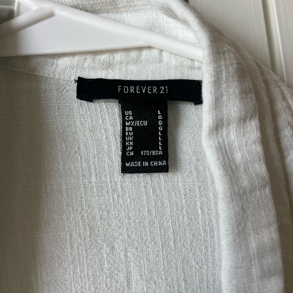 White Cropped Button-Up Shirt - Picture 2 of 3